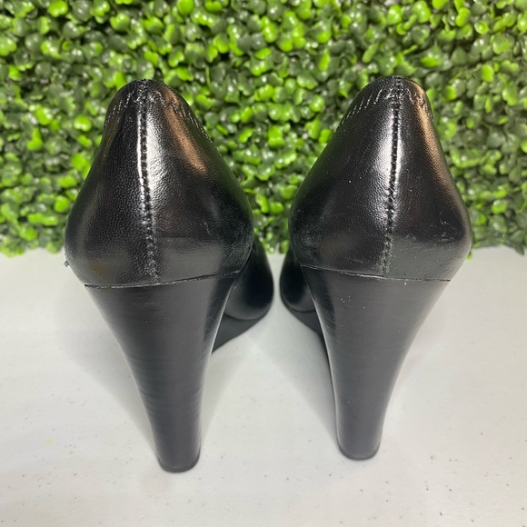 Preloved Tory Burch shoes size 7 1/2 M - Picture 2 of 8